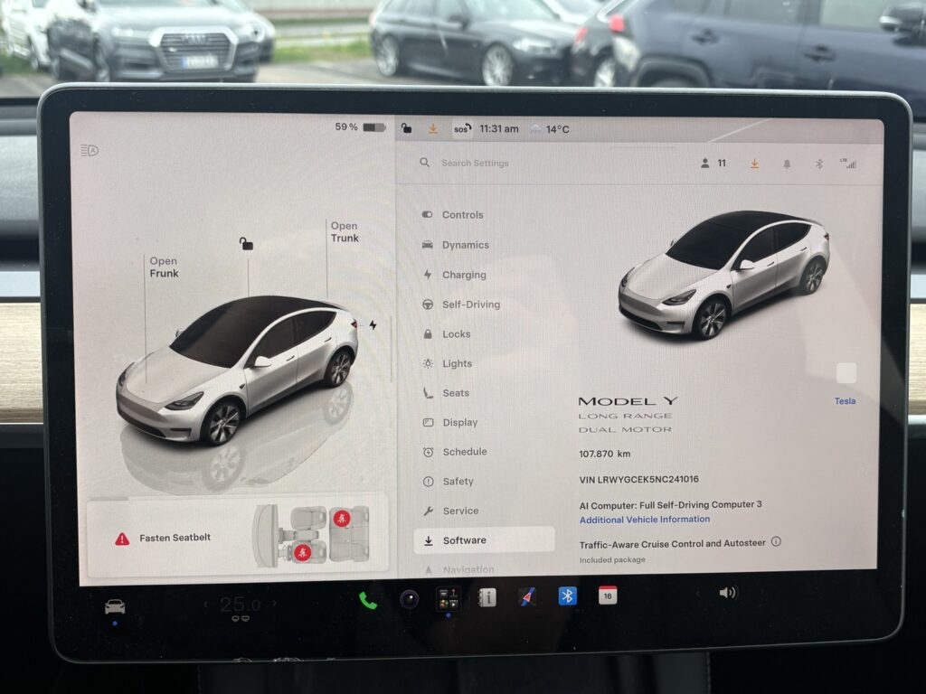 Tesla - Model Y - Long Range AWD // Koukku / Autopilot / Premium Audio / Lasikatto / Kamera / ILP // Tesla - Model Y - Long Range AWD // Koukku / Autopilot / Premium Audio / Lasikatto / Kamera / ILP // - Maastoauto