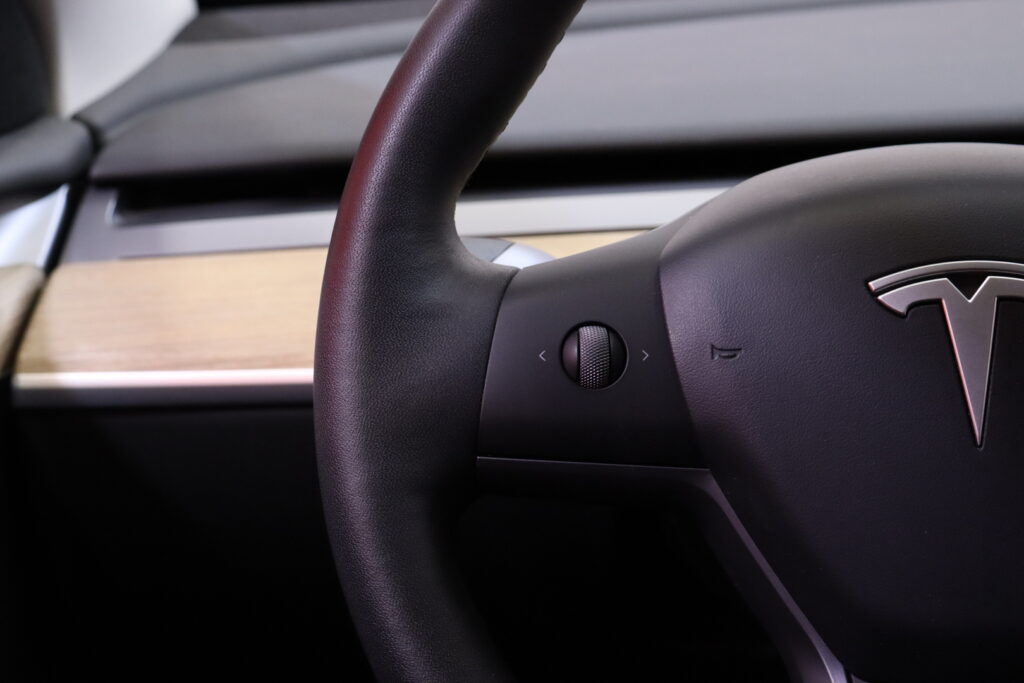 tuotekuva-Tesla-Model-Y-RXT-527-2026-05-22-150004-17 tuotekuva-Tesla-Model-Y-RXT-527-2026-05-22-150004-17