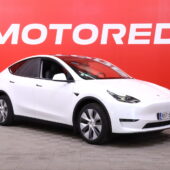 Tesla - Model Y - Long Range AWD // Koukku / Autopilot / Premium Audio / Lasikatto / Kamera / ILP // - Maastoauto