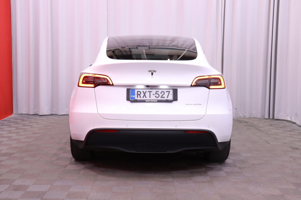 Tesla - Model Y - Long Range AWD // Koukku / Autopilot / Premium Audio / Lasikatto / Kamera / ILP // Tesla - Model Y - Long Range AWD // Koukku / Autopilot / Premium Audio / Lasikatto / Kamera / ILP // - Maastoauto