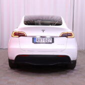 Tesla - Model Y - Long Range AWD // Koukku / Autopilot / Premium Audio / Lasikatto / Kamera / ILP // - Maastoauto