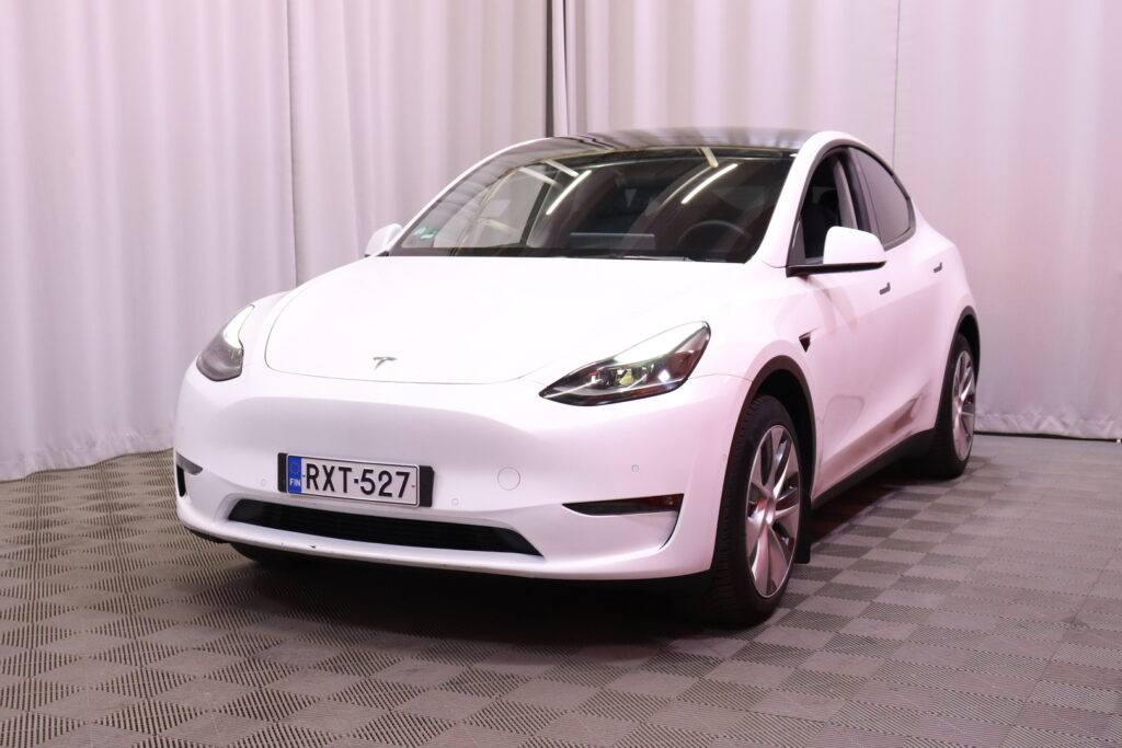 Tesla - Model Y - Long Range AWD // Koukku / Autopilot / Premium Audio / Lasikatto / Kamera / ILP // Tesla - Model Y - Long Range AWD // Koukku / Autopilot / Premium Audio / Lasikatto / Kamera / ILP // - Maastoauto