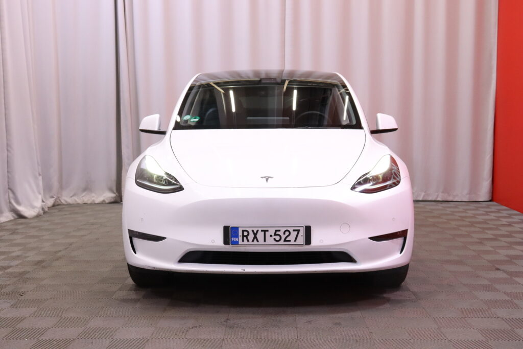 Tesla - Model Y - Long Range AWD // Koukku / Autopilot / Premium Audio / Lasikatto / Kamera / ILP // Tesla - Model Y - Long Range AWD // Koukku / Autopilot / Premium Audio / Lasikatto / Kamera / ILP // - Maastoauto