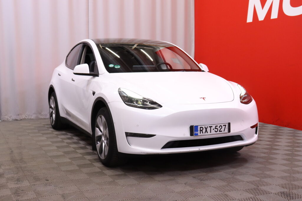 Tesla - Model Y - Long Range AWD // Koukku / Autopilot / Premium Audio / Lasikatto / Kamera / ILP // Tesla - Model Y - Long Range AWD // Koukku / Autopilot / Premium Audio / Lasikatto / Kamera / ILP // - Maastoauto