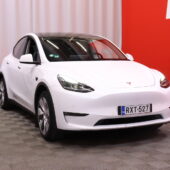Tesla - Model Y - Long Range AWD // Koukku / Autopilot / Premium Audio / Lasikatto / Kamera / ILP // - Maastoauto