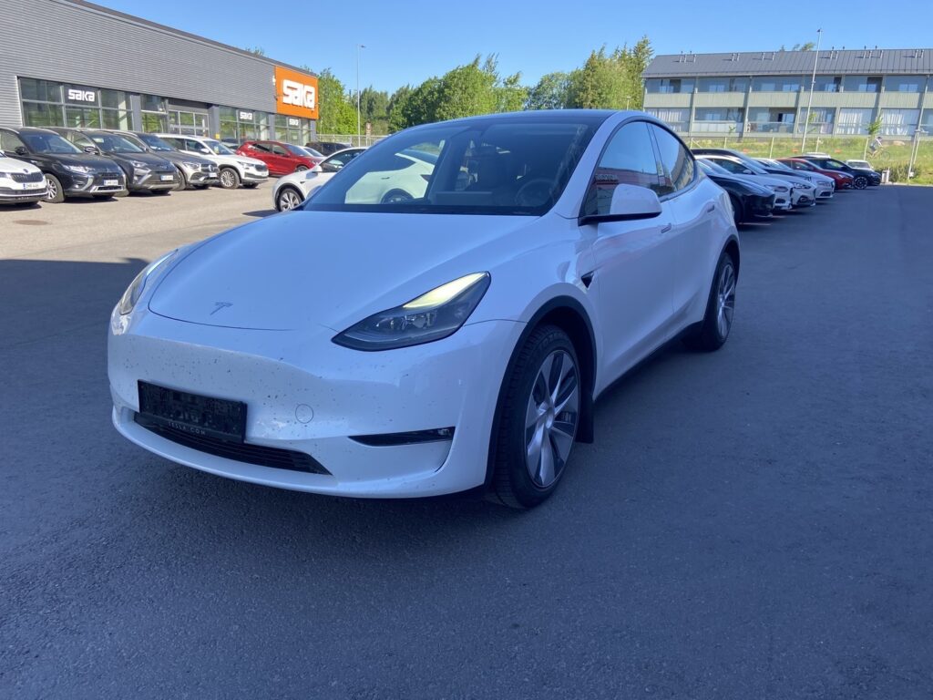 Tesla - Model Y - Long Range // Autopilot / AMD Ryzen / Vetokoukku /Lasikatto / Muistipenkki / Navi / Premium Audio / ILP / Kamera // Tesla - Model Y - Long Range // Autopilot / AMD Ryzen / Vetokoukku /Lasikatto / Muistipenkki / Navi / Premium Audio / ILP / Kamera // - Maastoauto