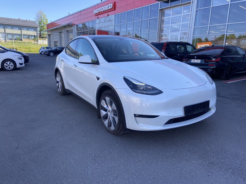 Tesla - Model Y - Long Range // Autopilot / AMD Ryzen / Vetokoukku /Lasikatto / Muistipenkki / Navi / Premium Audio / ILP / Kamera // Tesla - Model Y - Long Range // Autopilot / AMD Ryzen / Vetokoukku /Lasikatto / Muistipenkki / Navi / Premium Audio / ILP / Kamera // - Maastoauto