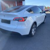 Tesla - Model Y - Long Range // Autopilot / AMD Ryzen / Vetokoukku /Lasikatto / Muistipenkki / Navi / Premium Audio / ILP / Kamera // - Maastoauto