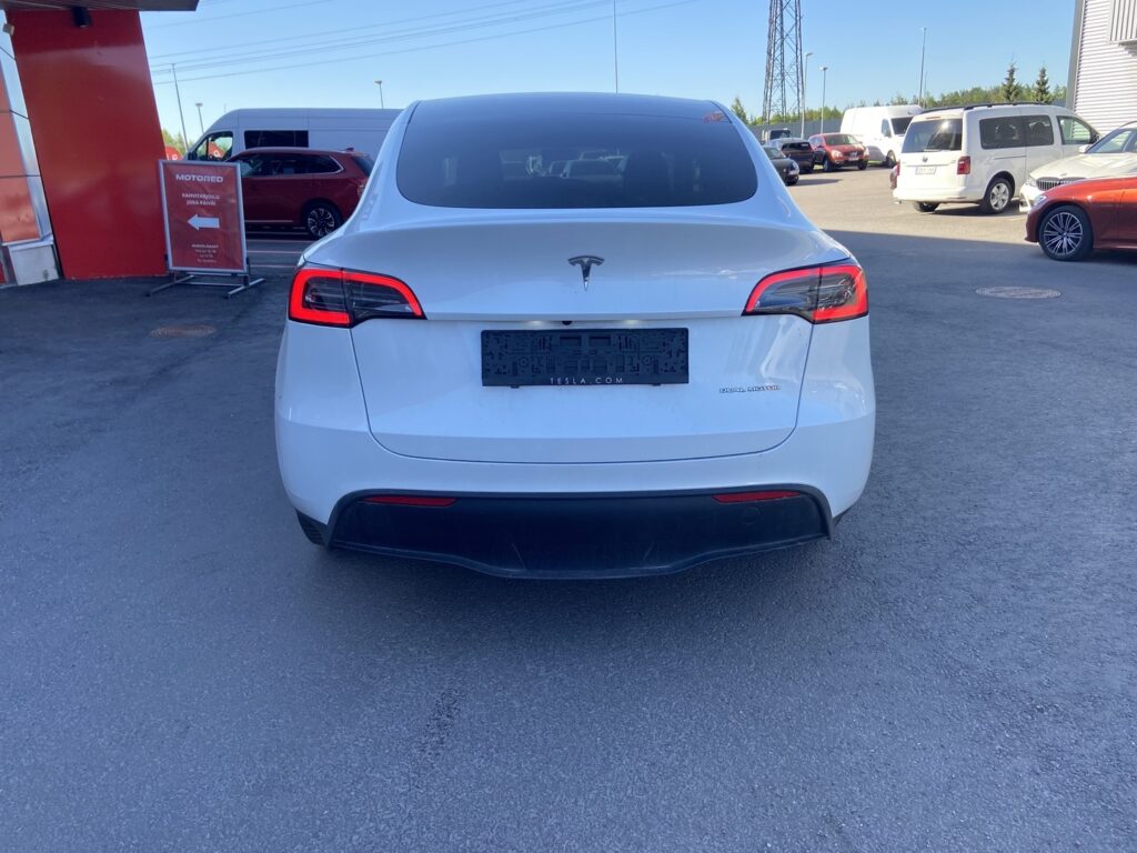 Tesla - Model Y - Long Range // Autopilot / AMD Ryzen / Vetokoukku /Lasikatto / Muistipenkki / Navi / Premium Audio / ILP / Kamera // Tesla - Model Y - Long Range // Autopilot / AMD Ryzen / Vetokoukku /Lasikatto / Muistipenkki / Navi / Premium Audio / ILP / Kamera // - Maastoauto