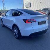 Tesla - Model Y - Long Range // Autopilot / AMD Ryzen / Vetokoukku /Lasikatto / Muistipenkki / Navi / Premium Audio / ILP / Kamera // - Maastoauto
