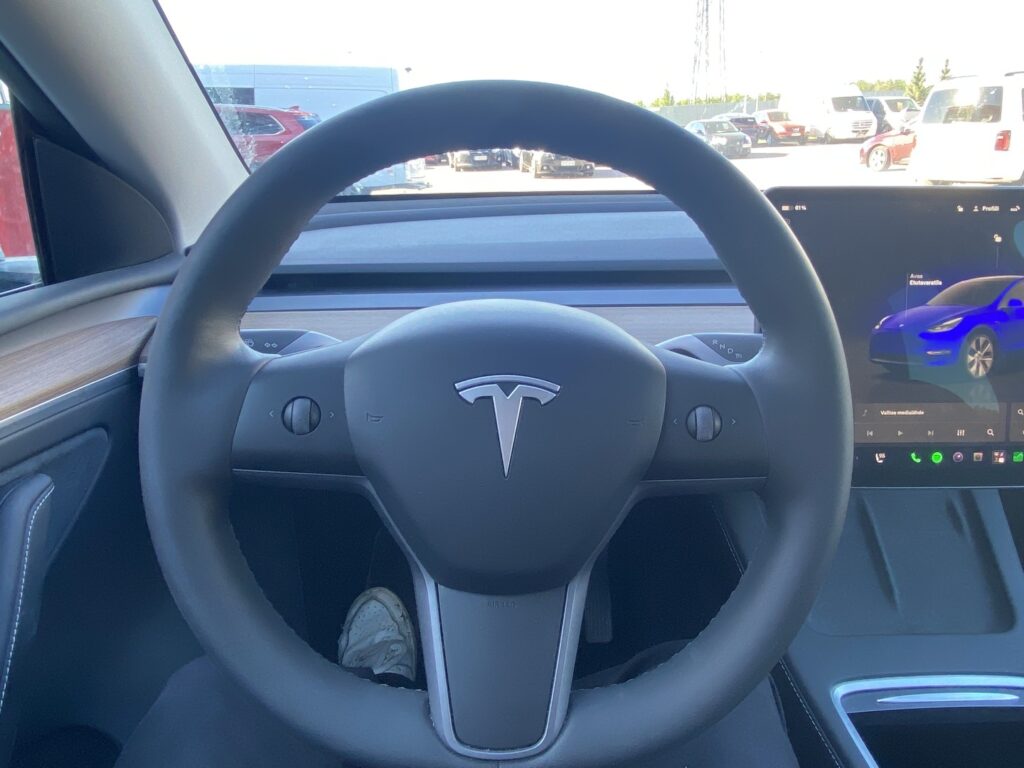 Tesla - Model Y - Long Range // Autopilot / AMD Ryzen / Vetokoukku /Lasikatto / Muistipenkki / Navi / Premium Audio / ILP / Kamera // Tesla - Model Y - Long Range // Autopilot / AMD Ryzen / Vetokoukku /Lasikatto / Muistipenkki / Navi / Premium Audio / ILP / Kamera // - Maastoauto