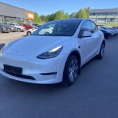 Tesla - Model Y - Long Range // Autopilot / AMD Ryzen / Vetokoukku /Lasikatto / Muistipenkki / Navi / Premium Audio / ILP / Kamera // - Maastoauto