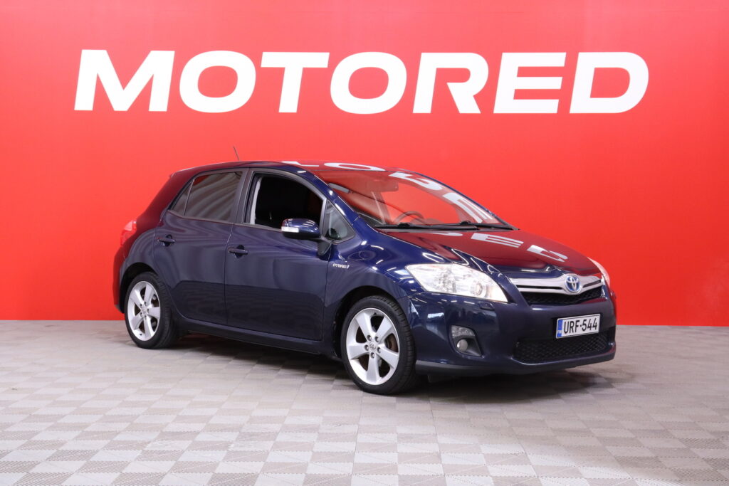 Toyota - Auris - 1,8 HSD Linea Sol Plus // Vakkari / Peruutuskamera / Ilmastointi / Aluvanteet / 2x renkaat // Toyota - Auris - 1,8 HSD Linea Sol Plus // Vakkari / Peruutuskamera / Ilmastointi / Aluvanteet / 2x renkaat // - Viistoperä
