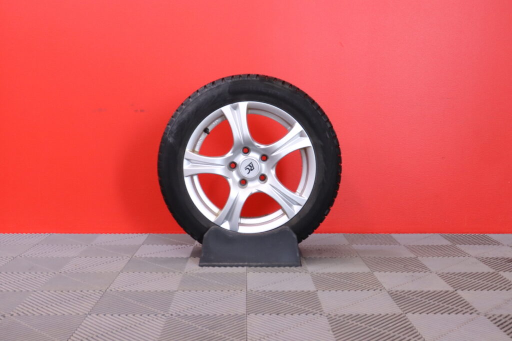tuotekuva-Toyota-Auris-URF-544-2026-05-27-121602-22 tuotekuva-Toyota-Auris-URF-544-2026-05-27-121602-22