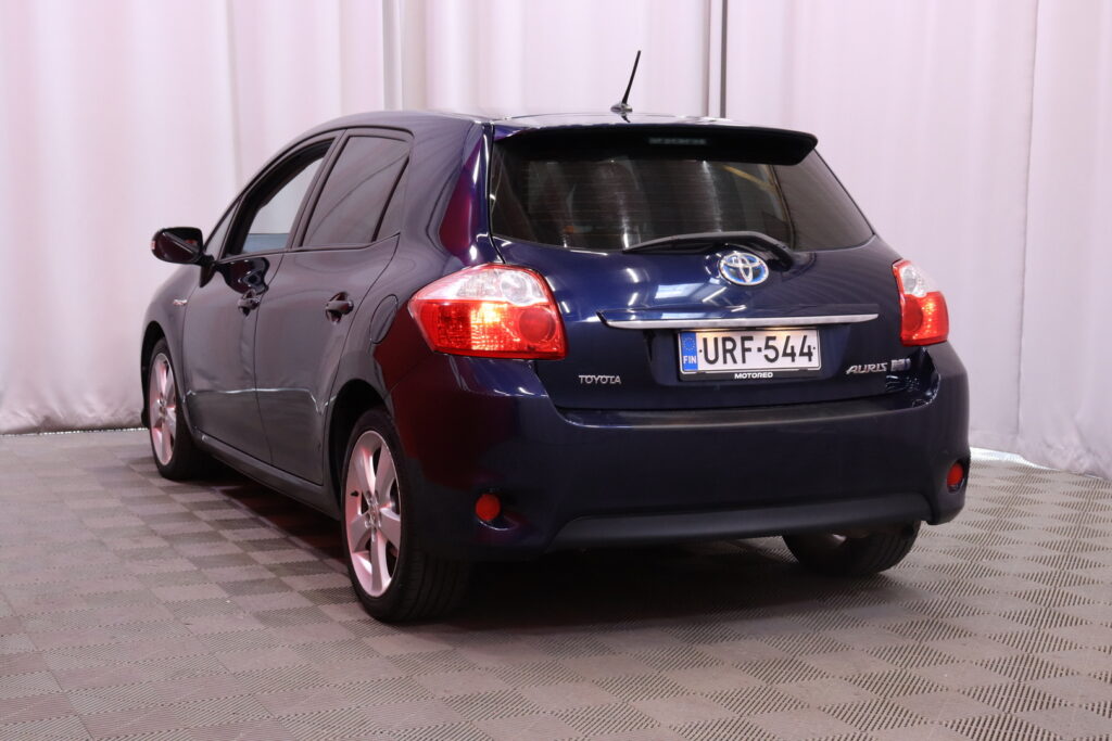 Toyota - Auris - 1,8 HSD Linea Sol Plus // Vakkari / Peruutuskamera / Ilmastointi / Aluvanteet / 2x renkaat // Toyota - Auris - 1,8 HSD Linea Sol Plus // Vakkari / Peruutuskamera / Ilmastointi / Aluvanteet / 2x renkaat // - Viistoperä