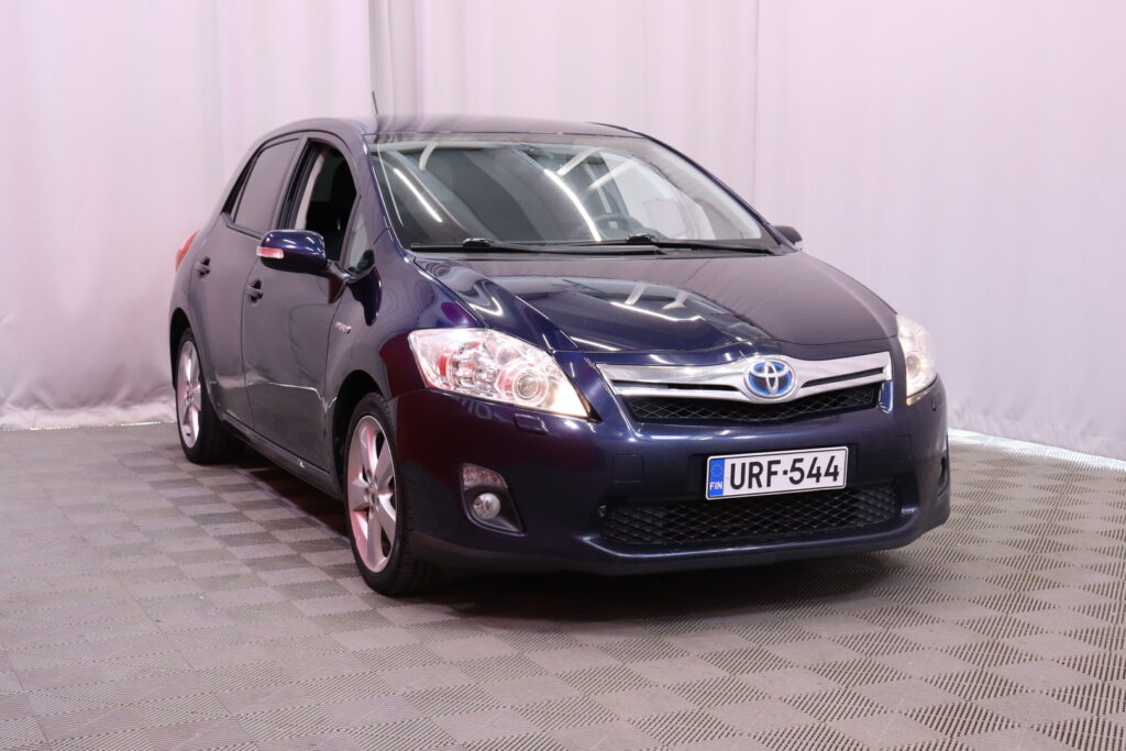Toyota - Auris - 1,8 HSD Linea Sol Plus // Vakkari / Peruutuskamera / Ilmastointi / Aluvanteet / 2x renkaat // Toyota - Auris - 1,8 HSD Linea Sol Plus // Vakkari / Peruutuskamera / Ilmastointi / Aluvanteet / 2x renkaat // - Viistoperä