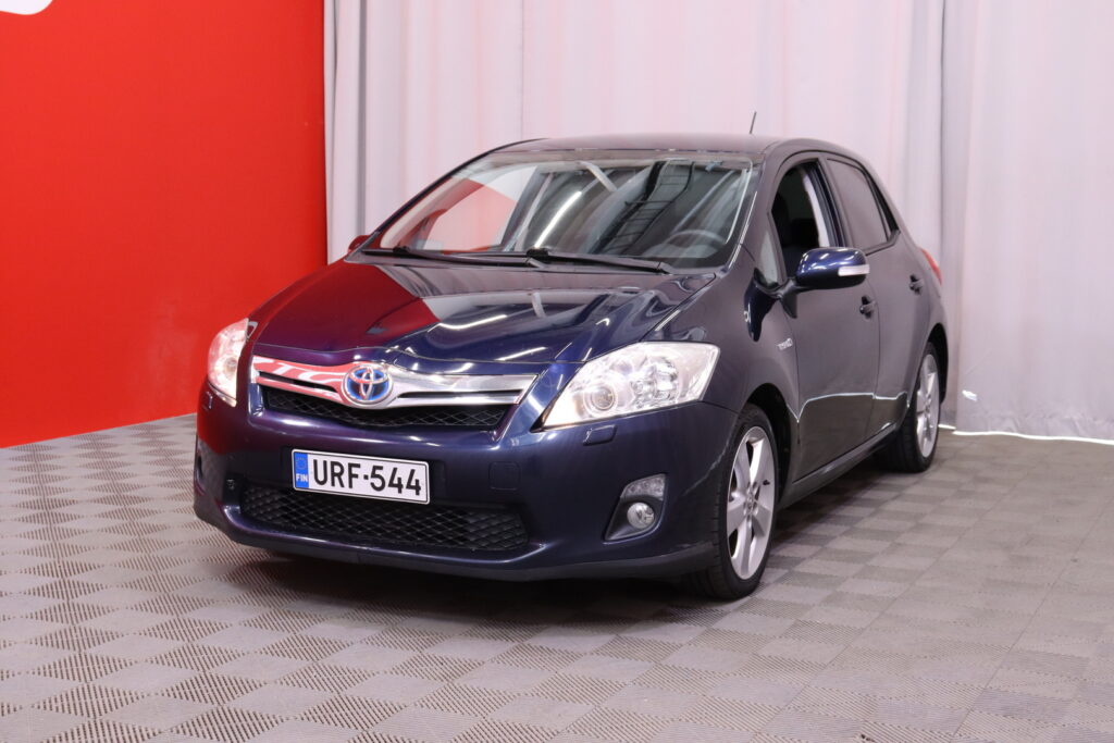 Toyota - Auris - 1,8 HSD Linea Sol Plus // Vakkari / Peruutuskamera / Ilmastointi / Aluvanteet / 2x renkaat // Toyota - Auris - 1,8 HSD Linea Sol Plus // Vakkari / Peruutuskamera / Ilmastointi / Aluvanteet / 2x renkaat // - Viistoperä
