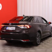 Toyota - Corolla - Sedan 1,8 Hybrid Style // ACC / Puolinahka / Navi / Keyless / Kamera / Led // - Sedan