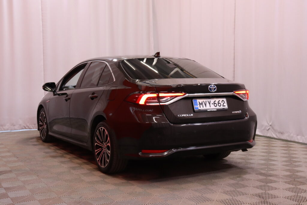 Toyota - Corolla - Sedan 1,8 Hybrid Style // ACC / Puolinahka / Navi / Keyless / Kamera / Led // Toyota - Corolla - Sedan 1,8 Hybrid Style // ACC / Puolinahka / Navi / Keyless / Kamera / Led // - Sedan