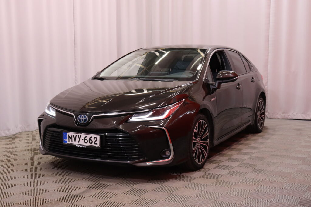 Toyota - Corolla - Sedan 1,8 Hybrid Style // ACC / Puolinahka / Navi / Keyless / Kamera / Led // Toyota - Corolla - Sedan 1,8 Hybrid Style // ACC / Puolinahka / Navi / Keyless / Kamera / Led // - Sedan