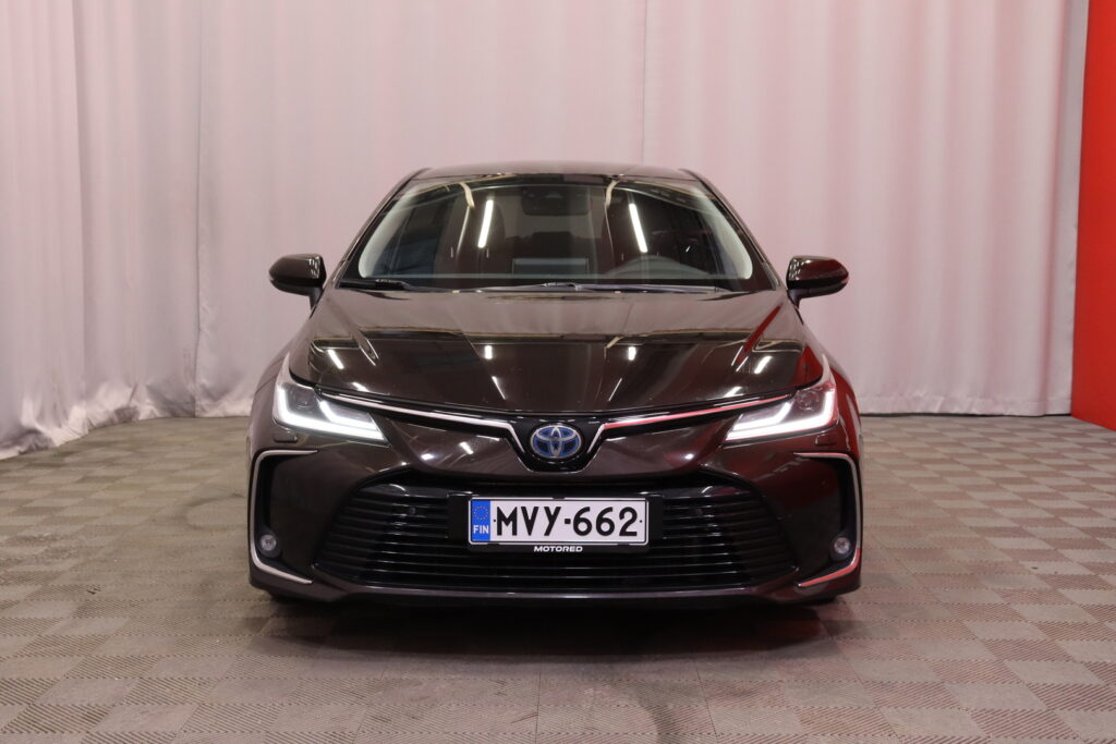 Toyota - Corolla - Sedan 1,8 Hybrid Style // ACC / Puolinahka / Navi / Keyless / Kamera / Led // Toyota - Corolla - Sedan 1,8 Hybrid Style // ACC / Puolinahka / Navi / Keyless / Kamera / Led // - Sedan