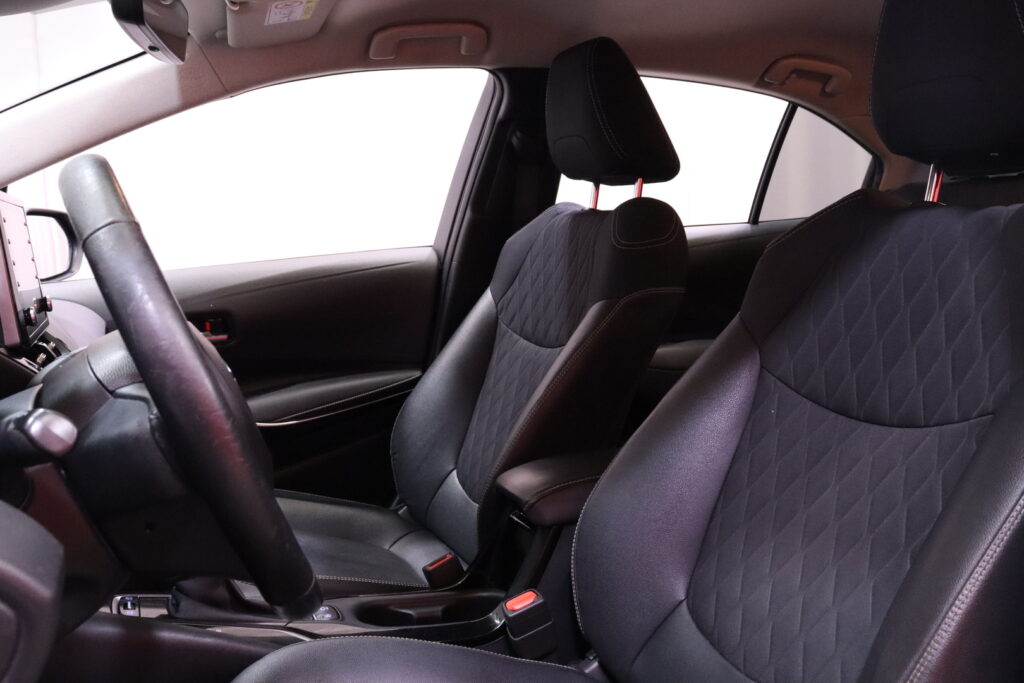Toyota - Corolla - Sedan 1,8 Hybrid Style // ACC / Puolinahka / Navi / Keyless / Kamera / Led // Toyota - Corolla - Sedan 1,8 Hybrid Style // ACC / Puolinahka / Navi / Keyless / Kamera / Led // - Sedan