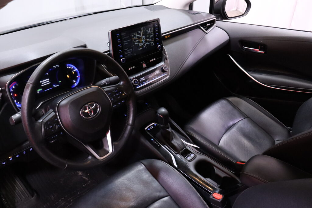Toyota - Corolla - Sedan 1,8 Hybrid Style // ACC / Puolinahka / Navi / Keyless / Kamera / Led // Toyota - Corolla - Sedan 1,8 Hybrid Style // ACC / Puolinahka / Navi / Keyless / Kamera / Led // - Sedan