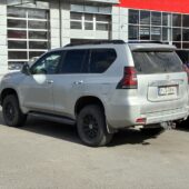 Toyota - Land Cruiser - 3,0 D-4D DPF Luxury aut. 5h // Webasto / Nahkasisusta / Mutarenkaat / Iso näyttö / Vetokoukku / Vakkari - Farmari