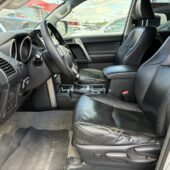 Toyota - Land Cruiser - 3,0 D-4D DPF Luxury aut. 5h // Webasto / Nahkasisusta / Mutarenkaat / Iso näyttö / Vetokoukku / Vakkari - Farmari