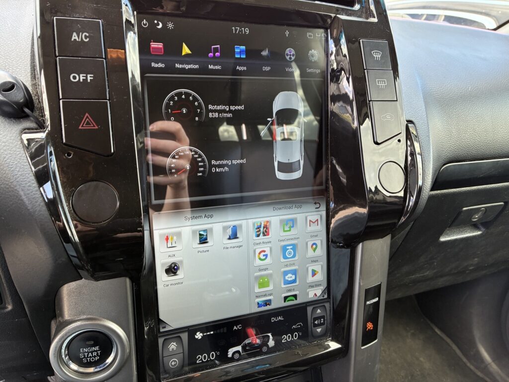 Toyota - Land Cruiser - 3,0 D-4D DPF Luxury aut. 5h // Webasto / Nahkasisusta / Mutarenkaat / Iso näyttö / Vetokoukku / Vakkari Toyota - Land Cruiser - 3,0 D-4D DPF Luxury aut. 5h // Webasto / Nahkasisusta / Mutarenkaat / Iso näyttö / Vetokoukku / Vakkari - Farmari