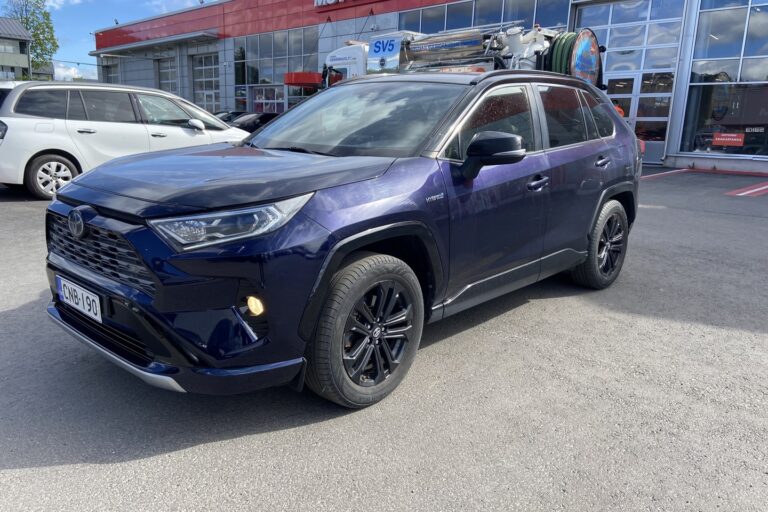 Toyota - RAV4 - 2,5 Hybrid AWD-i Style / 1-Om.Suomi-auto /  Neliveto / JBL / Navi / Kamera / Ratinlämmitin / Vetokoukku / Bluetooth / LED // - Maastoauto