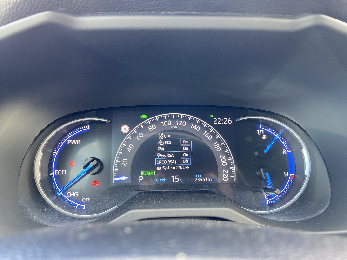 Toyota - RAV4 - 2,5 Hybrid AWD-i Style / 1-Om.Suomi-auto /  Neliveto / JBL / Navi / Kamera / Ratinlämmitin / Vetokoukku / Bluetooth / LED // - Maastoauto