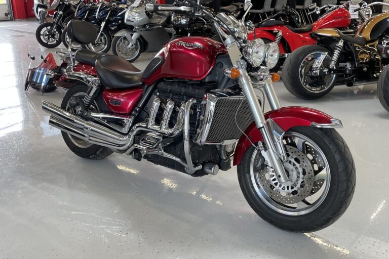 Triumph - ROCKET III - Classic * 2x laukut, Suomi-pyörä, paremmat kuvat tulossa * - Moottoripyörä