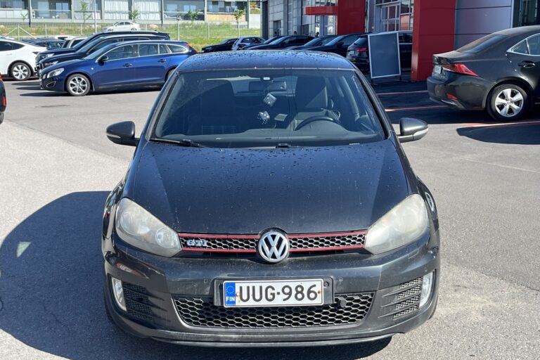 Volkswagen - GOLF - GTI 2,0 155 kW (210hv) // Top-Sport varustelu / Sport-alusta / Sporttipenkit / P. tutkat / Ilmastointi / Sporttiratti // - Viistoperä