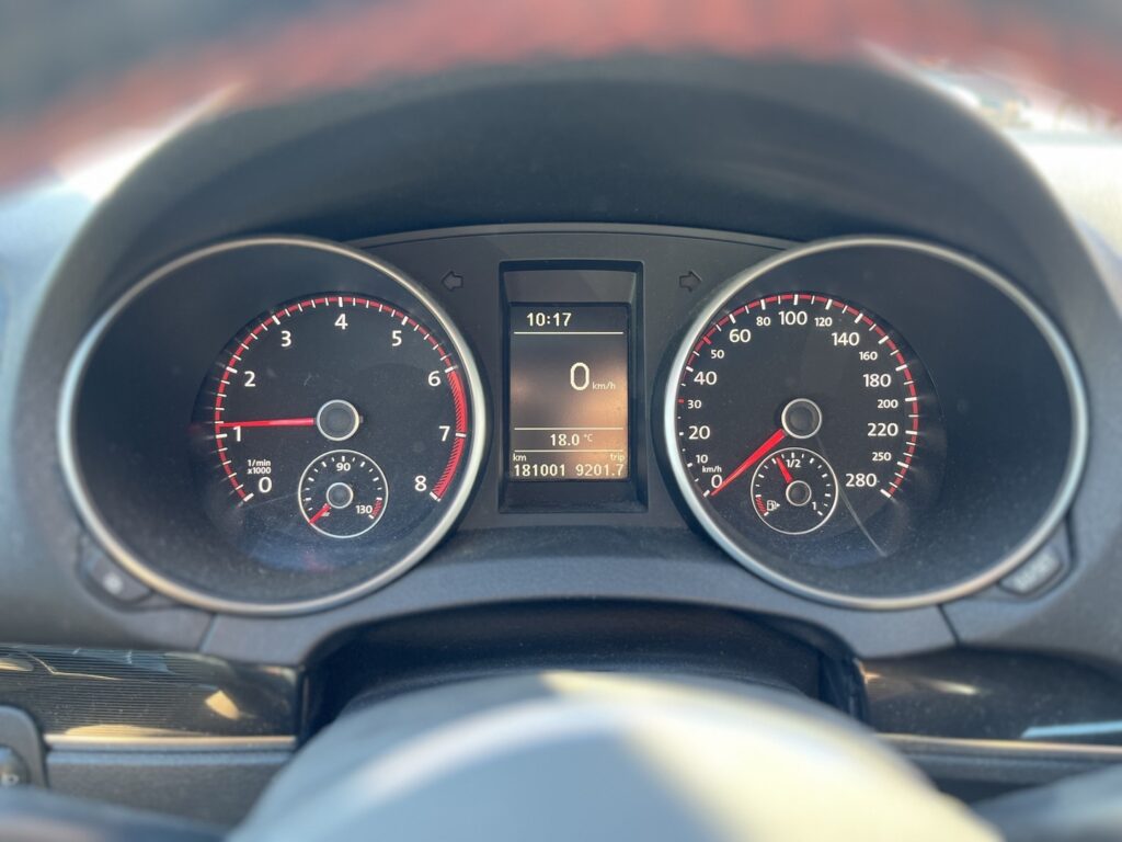 Volkswagen - GOLF - GTI 2,0 155 kW (210hv) // Top-Sport varustelu / Sport-alusta / Sporttipenkit / P. tutkat / Ilmastointi / Sporttiratti // Volkswagen - GOLF - GTI 2,0 155 kW (210hv) // Top-Sport varustelu / Sport-alusta / Sporttipenkit / P. tutkat / Ilmastointi / Sporttiratti // - Viistoperä