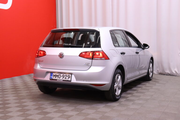Volkswagen - Golf - Trendline 1,2 TSI 63 kW (85 hv) // Suomi-auto / Diginäyttö / AUX / Säännöllisesti huollettu / 2x renkaat ja vanteet // - Viistoperä