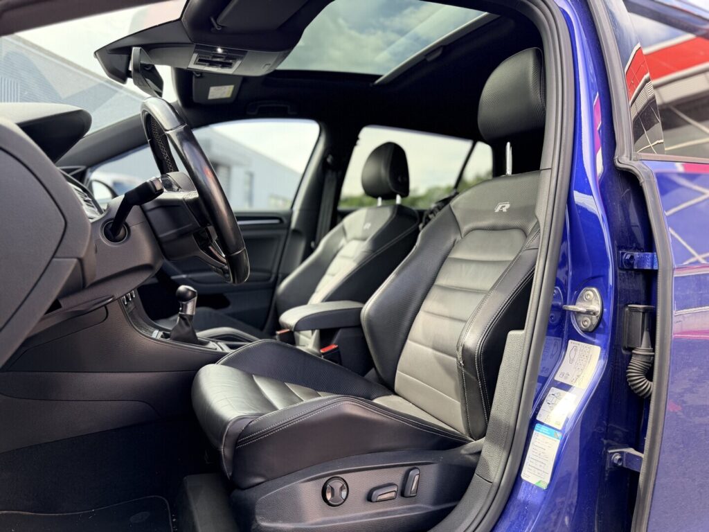 Volkswagen - Golf - R 2.0TSI 4Motion Volkswagen - Golf - R 2.0TSI 4Motion - Farmari