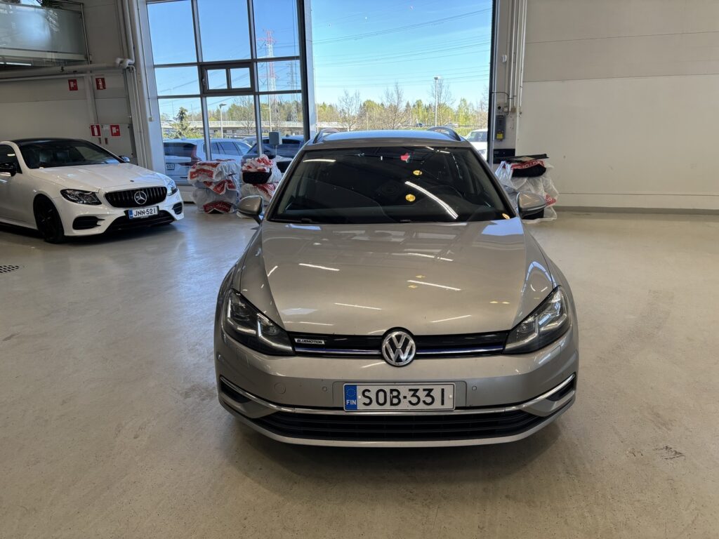 Volkswagen - Golf - Variant Comfortline 1,4 TGI 81 kW (110 hv) BLUEMOTION DSG-automaatti Volkswagen - Golf - Variant Comfortline 1,4 TGI 81 kW (110 hv) BLUEMOTION DSG-automaatti - Farmari