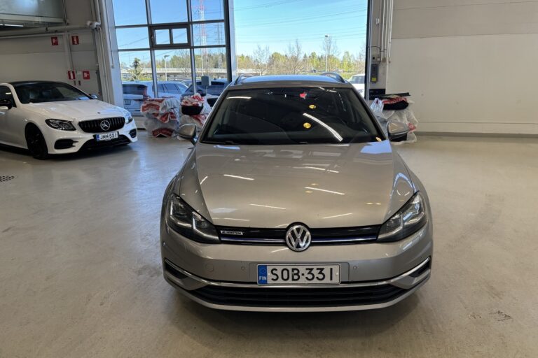 Volkswagen - Golf - Variant Comfortline 1,4 TGI 81 kW (110 hv) BLUEMOTION DSG-automaatti - Farmari