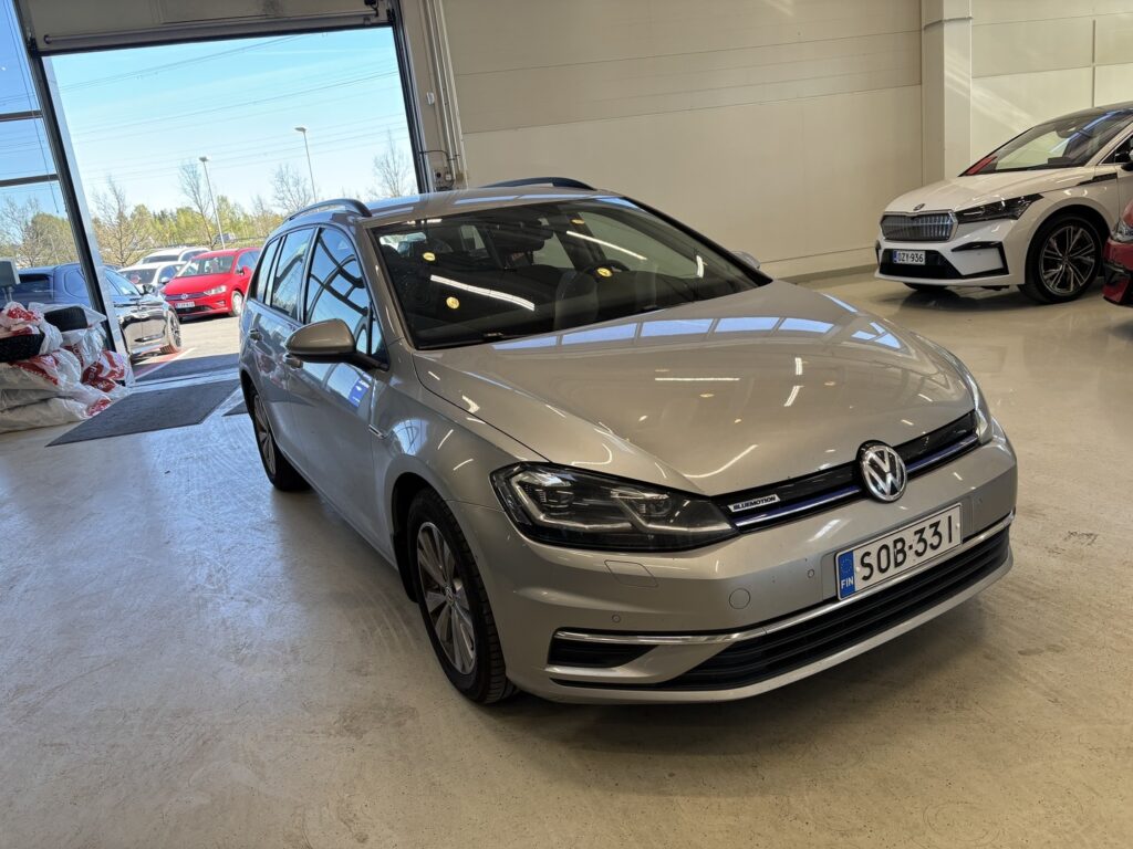 Volkswagen - Golf - Variant Comfortline 1,4 TGI 81 kW (110 hv) BLUEMOTION DSG-automaatti Volkswagen - Golf - Variant Comfortline 1,4 TGI 81 kW (110 hv) BLUEMOTION DSG-automaatti - Farmari