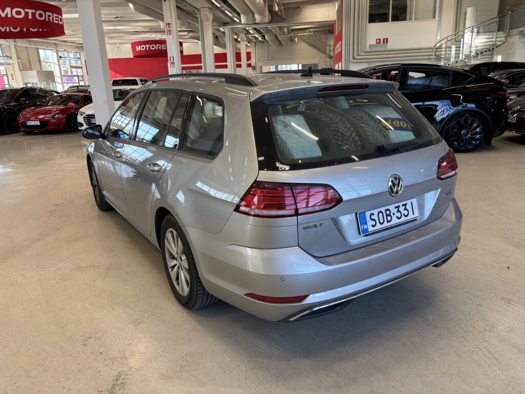 Volkswagen - Golf - Variant Comfortline 1,4 TGI 81 kW (110 hv) BLUEMOTION DSG-automaatti Volkswagen - Golf - Variant Comfortline 1,4 TGI 81 kW (110 hv) BLUEMOTION DSG-automaatti - Farmari