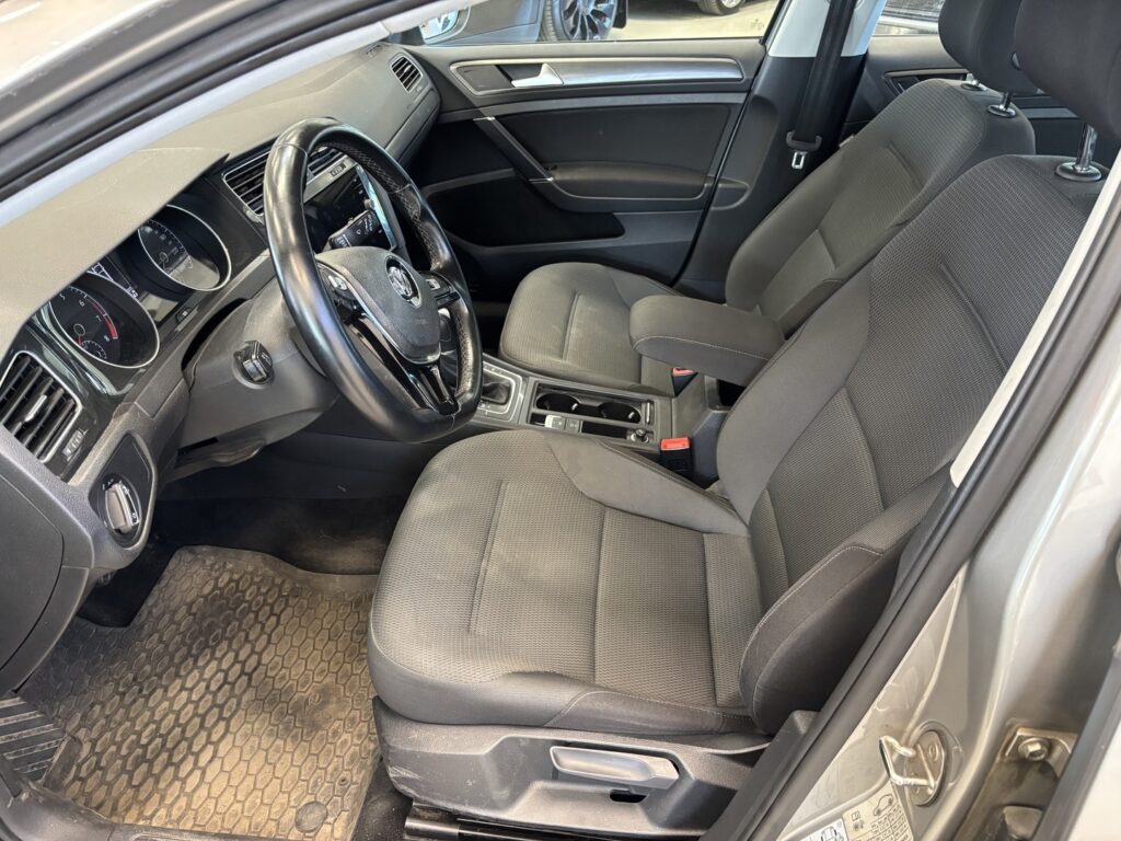 Volkswagen - Golf - Variant Comfortline 1,4 TGI 81 kW (110 hv) BLUEMOTION DSG-automaatti Volkswagen - Golf - Variant Comfortline 1,4 TGI 81 kW (110 hv) BLUEMOTION DSG-automaatti - Farmari