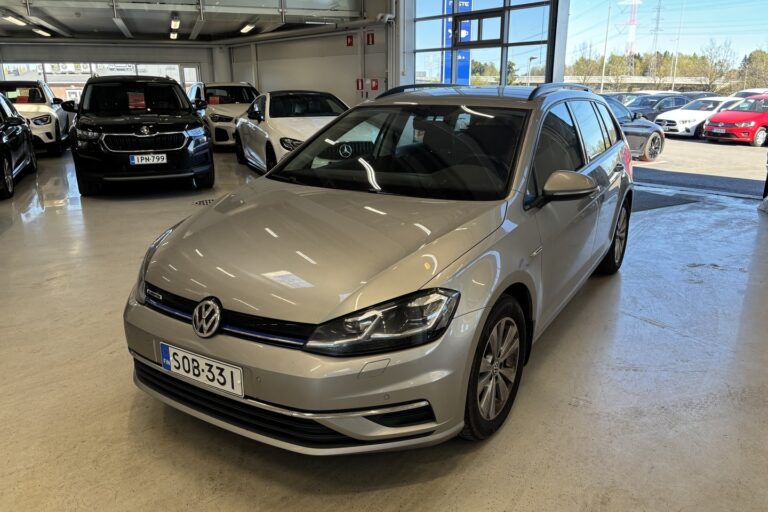 Volkswagen - Golf - Variant Comfortline 1,4 TGI 81 kW (110 hv) BLUEMOTION DSG-automaatti - Farmari