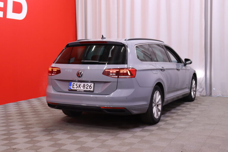 Volkswagen - Passat - Variant Style Business 2,0 TDI EVO SCR 110 kW DSG-automaatti / 1.Om Suomi-auto / Webasto / Jakopää tehty! / ACC / Vetokoukku / - Farmari