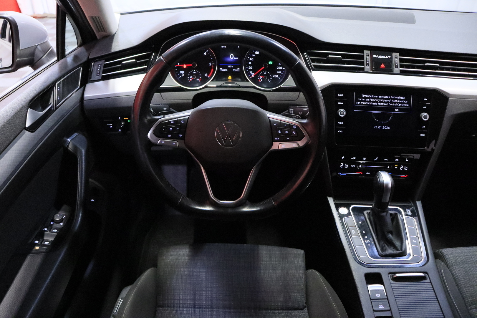 Volkswagen - Passat - Variant Style Business 2,0 TDI EVO SCR 110 kW DSG-automaatti / 1.Om Suomi-auto / Webasto / Jakopää tehty! / ACC / Vetokoukku / - Farmari