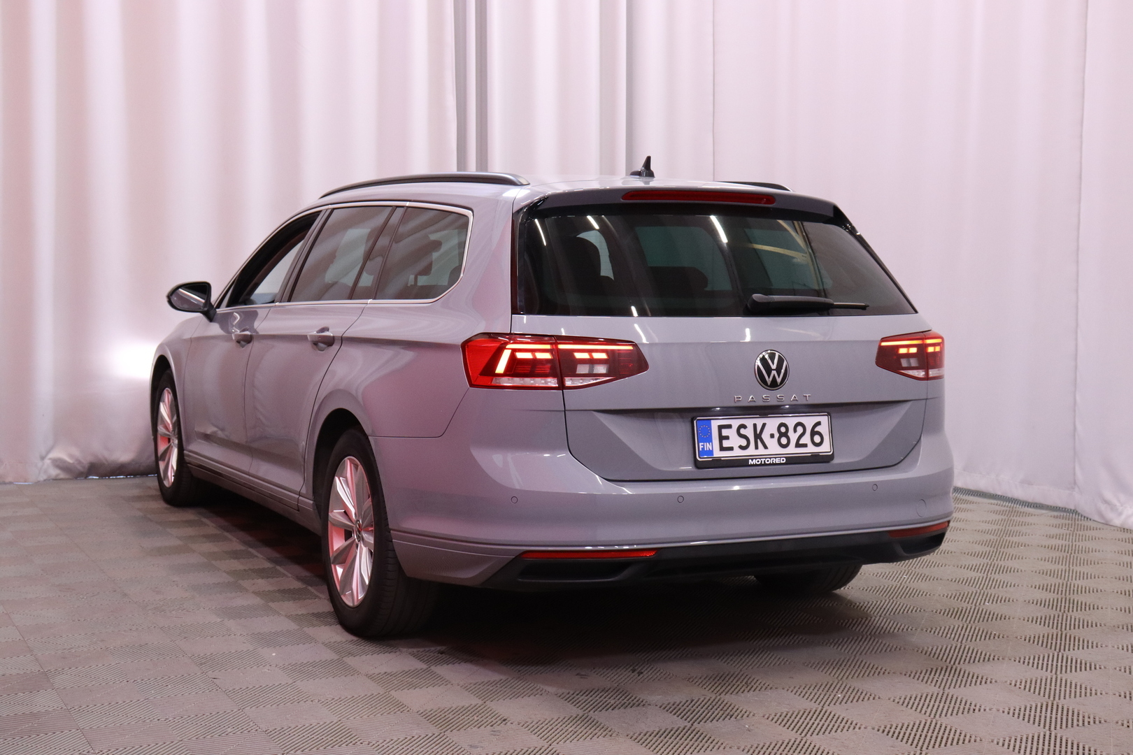 Volkswagen - Passat - Variant Style Business 2,0 TDI EVO SCR 110 kW DSG-automaatti / 1.Om Suomi-auto / Webasto / Jakopää tehty! / ACC / Vetokoukku / - Farmari