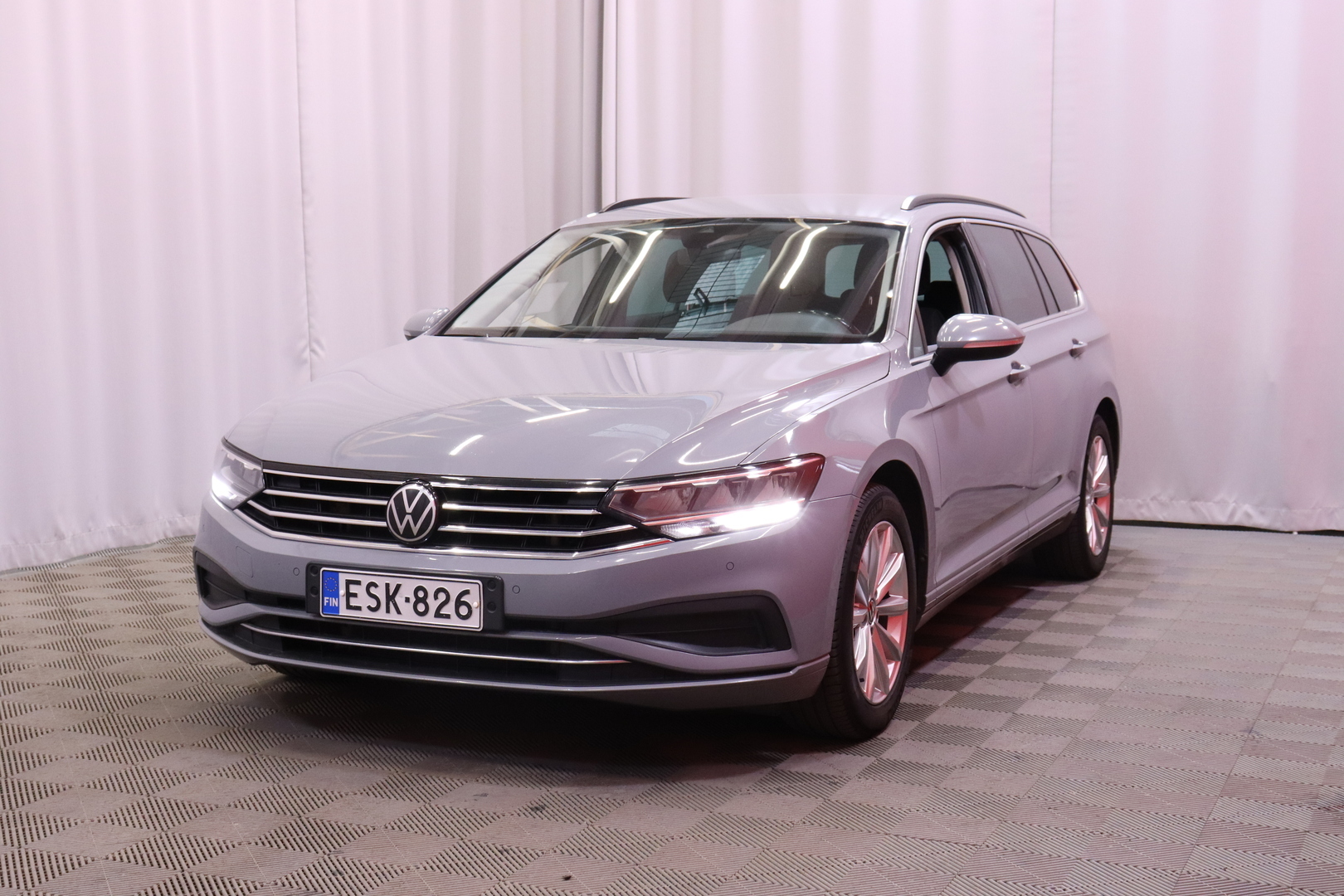 Volkswagen - Passat - Variant Style Business 2,0 TDI EVO SCR 110 kW DSG-automaatti / 1.Om Suomi-auto / Webasto / Jakopää tehty! / ACC / Vetokoukku / - Farmari