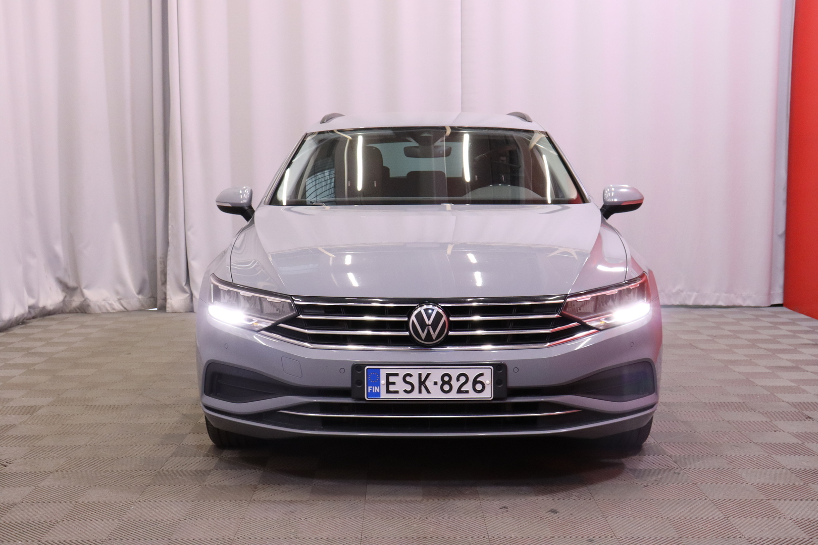 Volkswagen - Passat - Variant Style Business 2,0 TDI EVO SCR 110 kW DSG-automaatti / 1.Om Suomi-auto / Webasto / Jakopää tehty! / ACC / Vetokoukku / - Farmari