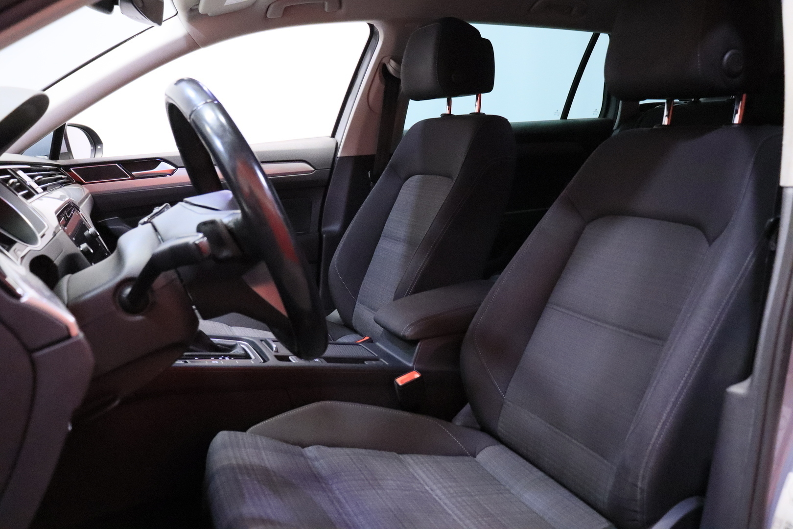Volkswagen - Passat - Variant Style Business 2,0 TDI EVO SCR 110 kW DSG-automaatti / 1.Om Suomi-auto / Webasto / Jakopää tehty! / ACC / Vetokoukku / - Farmari
