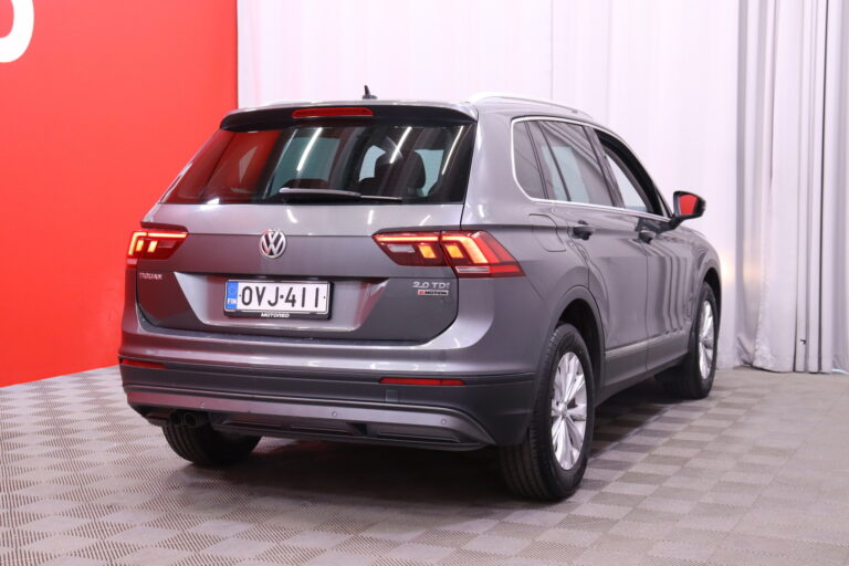 Volkswagen - Tiguan - Comfortline 2,0 TDI SCR 110 kW (150 hv) 4MOTION DSG // Suomi-auto / Webasto / Koukku / Tutkat / Kaistavahti / Vakkari / CarPlay / - Maastoauto